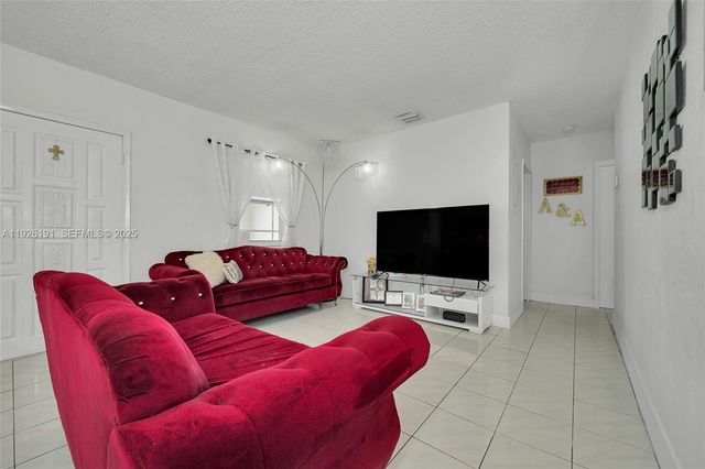 7420 SW 31st St, Miami, FL 33155