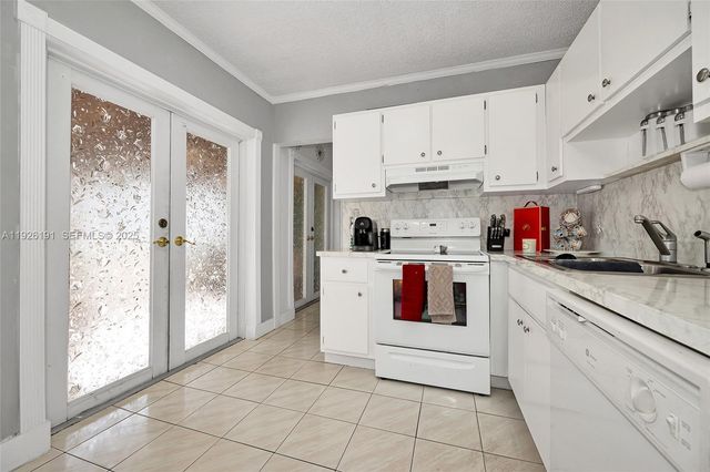 7420 SW 31st St, Miami, FL 33155