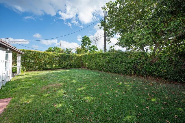 7420 SW 31st St, Miami, FL 33155