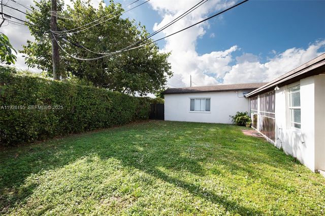 7420 SW 31st St, Miami, FL 33155