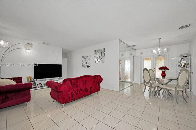 7420 SW 31st St, Miami, FL 33155