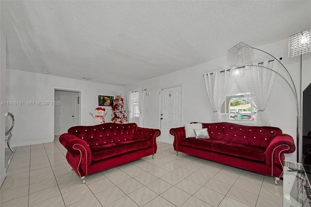 7420 SW 31st St, Miami, FL 33155