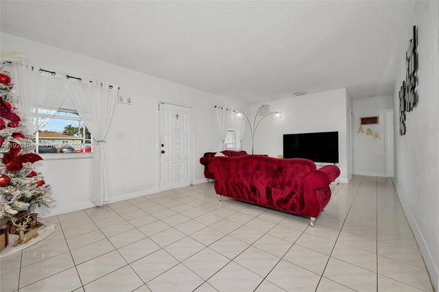 7420 SW 31st St, Miami, FL 33155