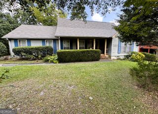 6806 Bay Point Drive, Macon, GA 31220