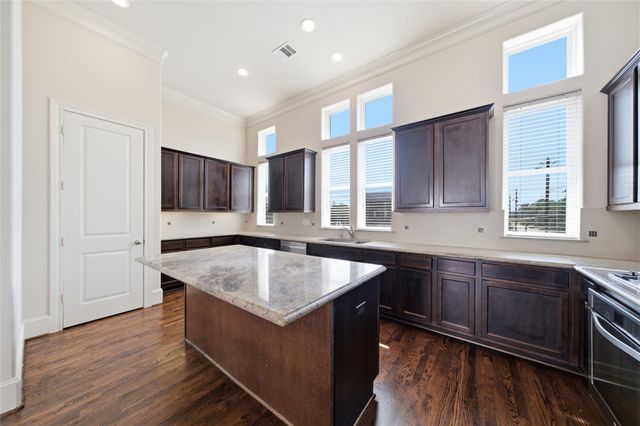 1262 W 23rd Street, Houston, TX 77008