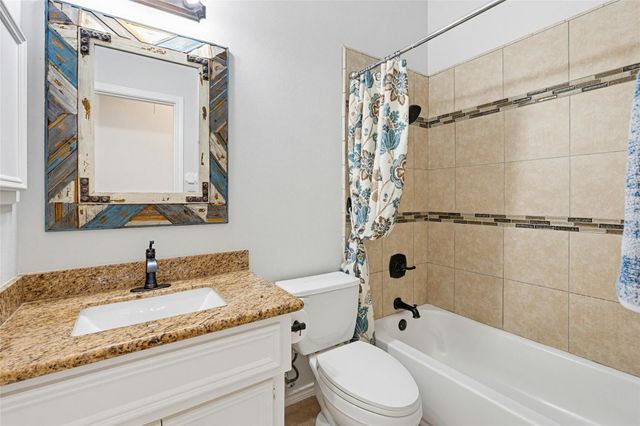 137 Bending Brook Lane, Dickinson, TX 77539