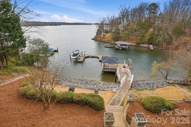 18212 Tayport Drive, Charlotte, NC 28278