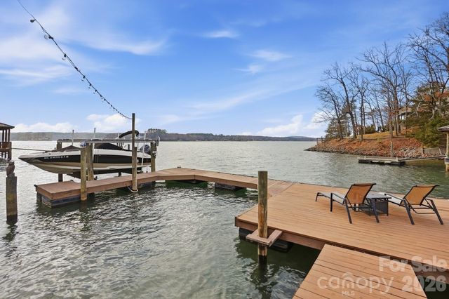 18212 Tayport Drive, Charlotte, NC 28278