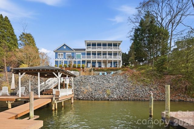 18212 Tayport Drive, Charlotte, NC 28278