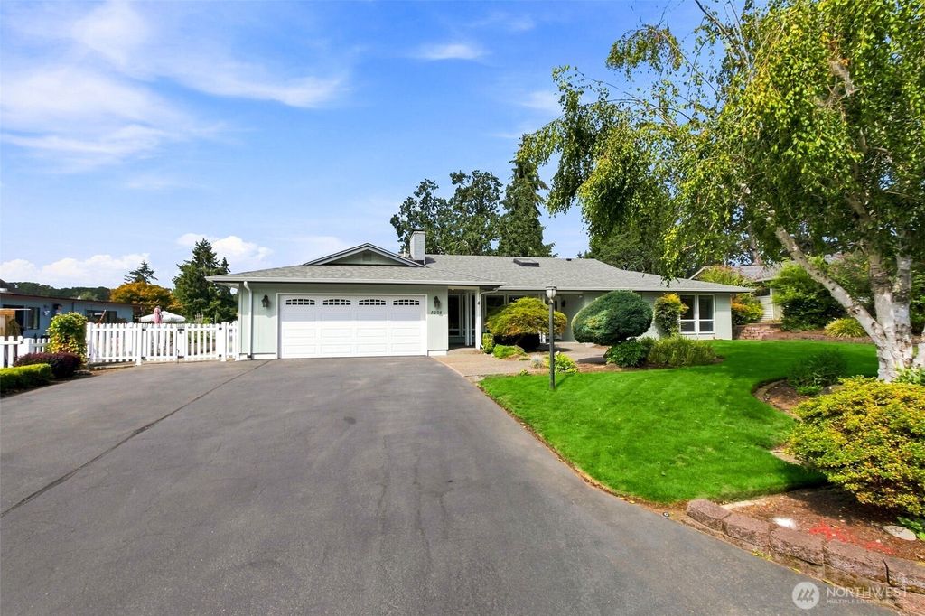 8205 Amber Drive SW, Lakewood, WA 98498
