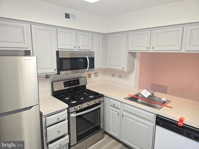 5105 ABERDEEN LN, Blackwood, NJ 08012