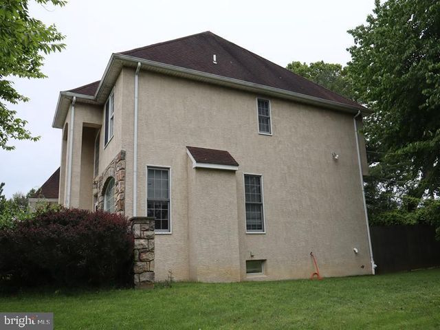 1 KATHRYN LN, Broomall, PA 19008