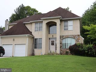 1 KATHRYN LN, Broomall, PA 19008