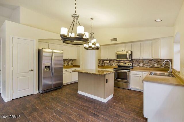 10213 W DALEY Lane, Peoria, AZ 85383