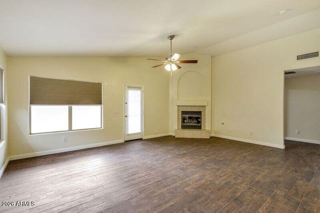 10213 W DALEY Lane, Peoria, AZ 85383