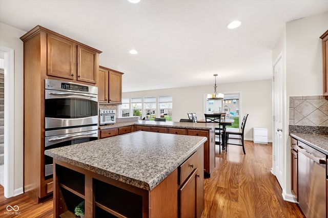 853 Settlers Walk, Brownsburg, IN 46112