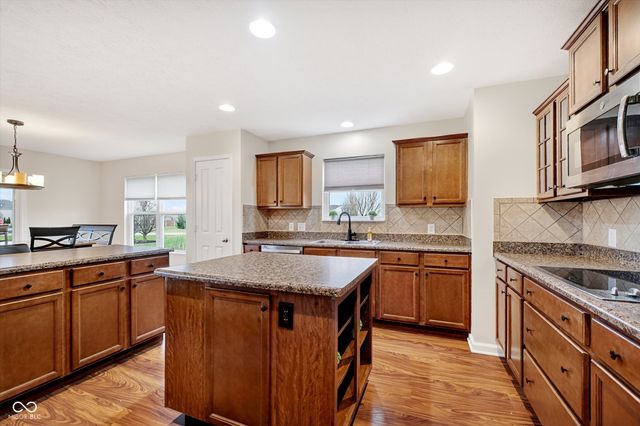 853 Settlers Walk, Brownsburg, IN 46112