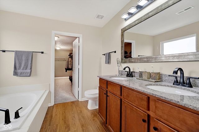 853 Settlers Walk, Brownsburg, IN 46112