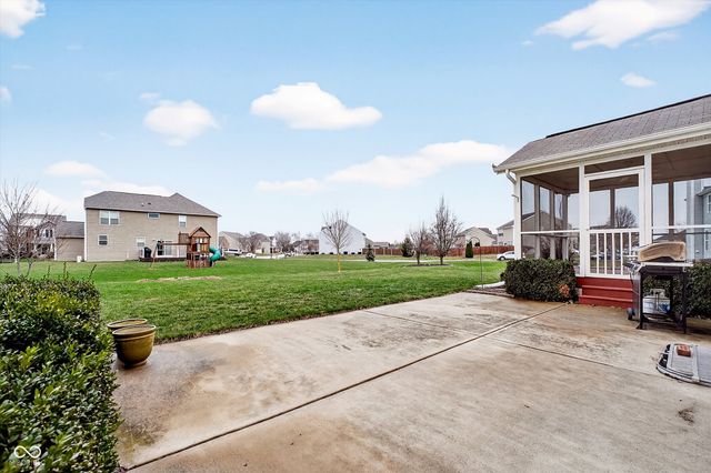 853 Settlers Walk, Brownsburg, IN 46112