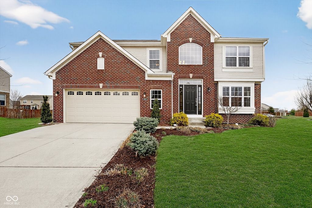 853 Settlers Walk, Brownsburg, IN 46112