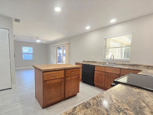 1109 Dorado Dr, St Augustine, FL 32086