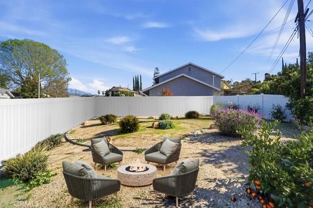 1410 Pleasantview Dr, Redlands, CA 92374