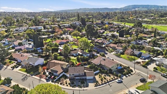 1410 Pleasantview Dr, Redlands, CA 92374