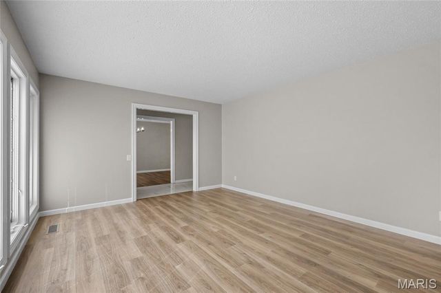762 Ambois Drive, Creve Coeur, MO 63141