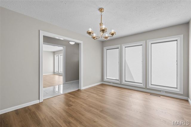 762 Ambois Drive, Creve Coeur, MO 63141