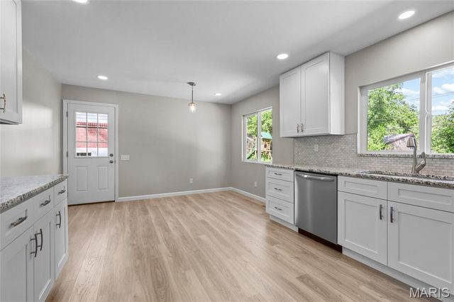 762 Ambois Drive, Creve Coeur, MO 63141