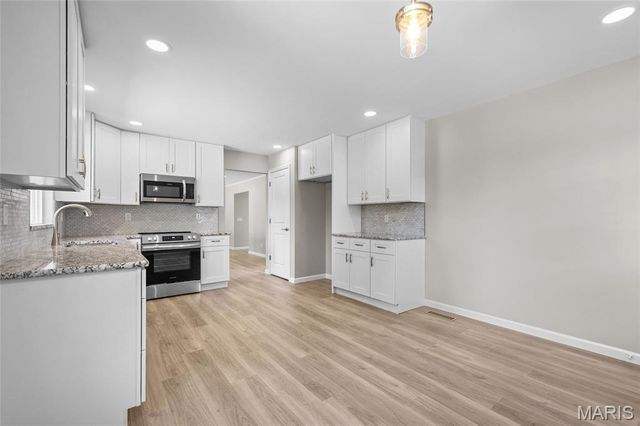 762 Ambois Drive, Creve Coeur, MO 63141