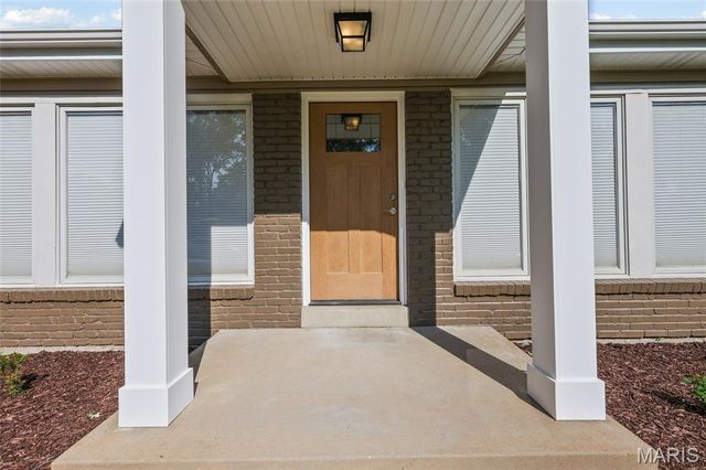 762 Ambois Drive, Creve Coeur, MO 63141