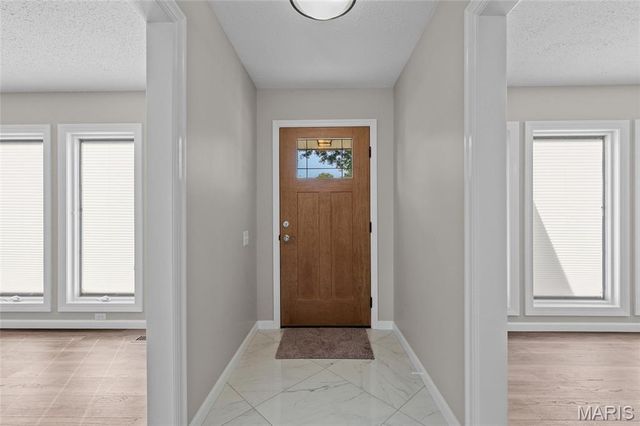 762 Ambois Drive, Creve Coeur, MO 63141