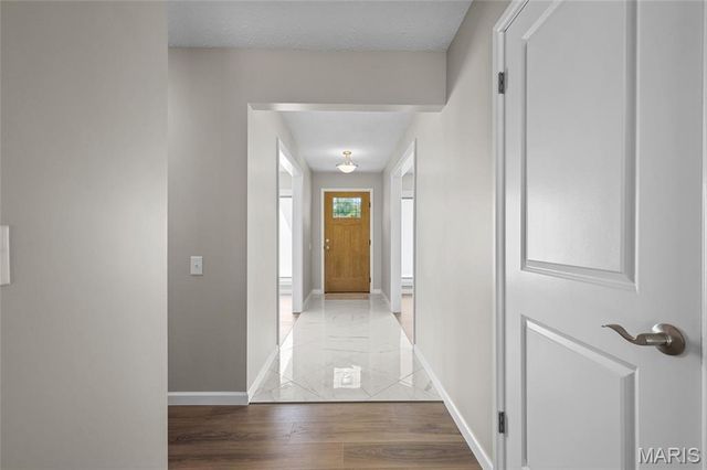 762 Ambois Drive, Creve Coeur, MO 63141