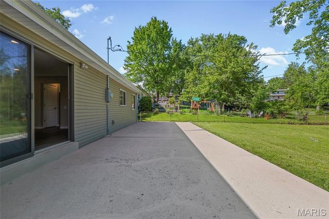 762 Ambois Drive, Creve Coeur, MO 63141