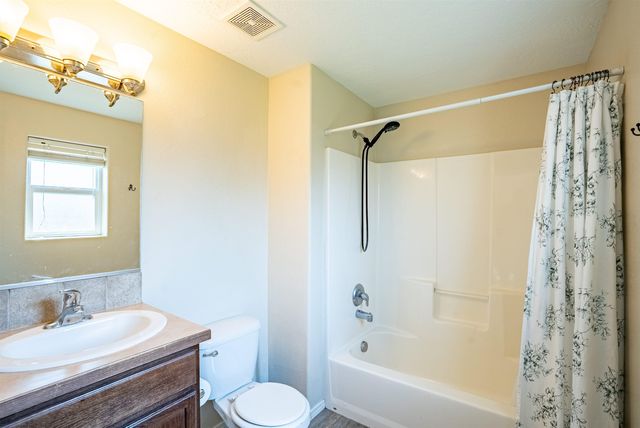 12399 W 2nd Ave, Airway Heights, WA 99001