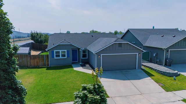 12399 W 2nd Ave, Airway Heights, WA 99001