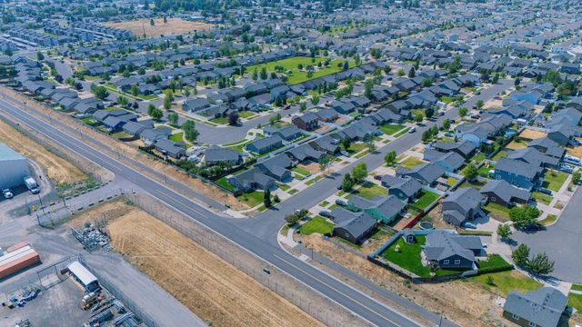 12399 W 2nd Ave, Airway Heights, WA 99001