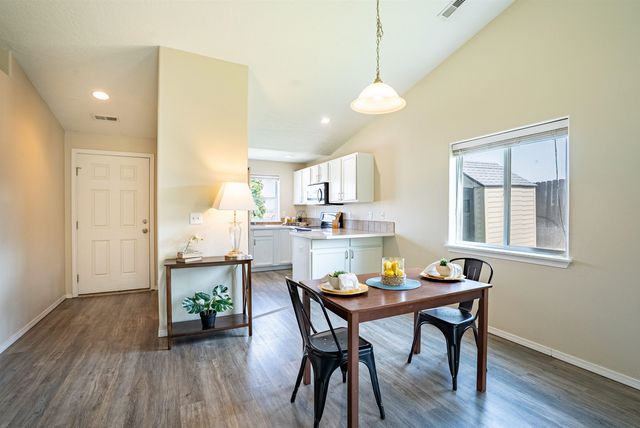 12399 W 2nd Ave, Airway Heights, WA 99001