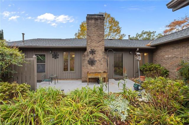 116 Briar Ridge Circle, Winston-salem, NC 27104