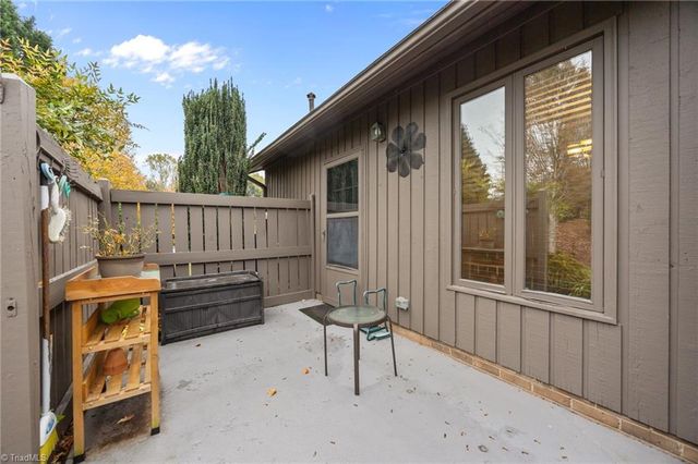 116 Briar Ridge Circle, Winston-salem, NC 27104