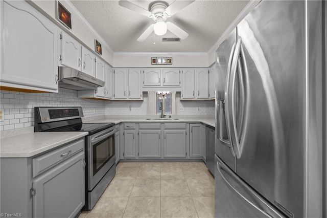 116 Briar Ridge Circle, Winston-salem, NC 27104