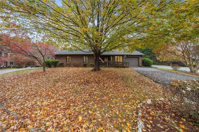 116 Briar Ridge Circle, Winston-salem, NC 27104