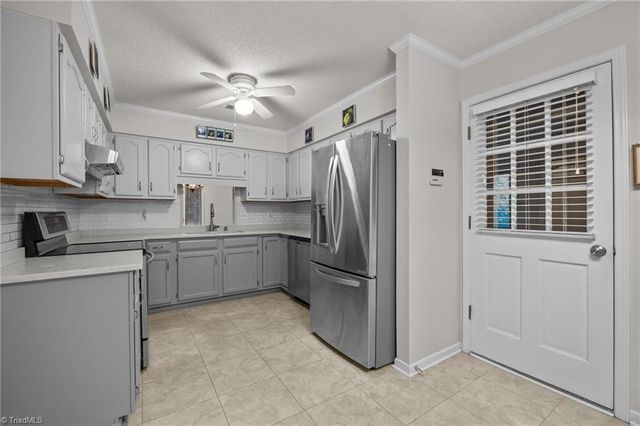 116 Briar Ridge Circle, Winston-salem, NC 27104