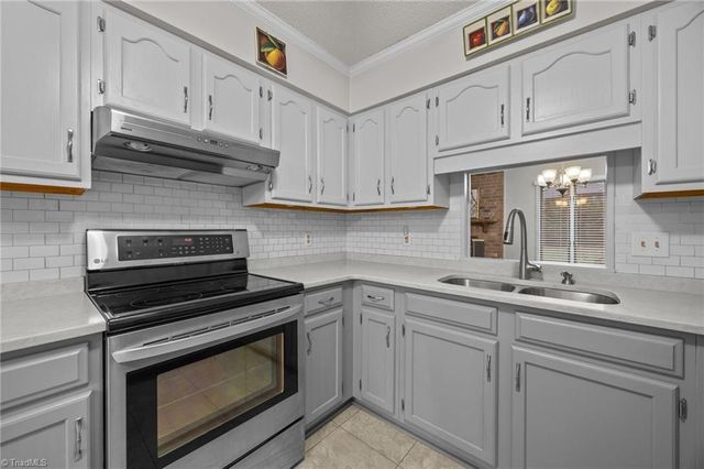 116 Briar Ridge Circle, Winston-salem, NC 27104