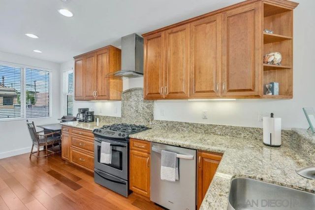818 Queenstown Court, San Diego, CA 92109
