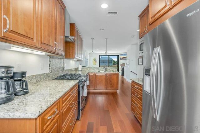 818 Queenstown Court, San Diego, CA 92109
