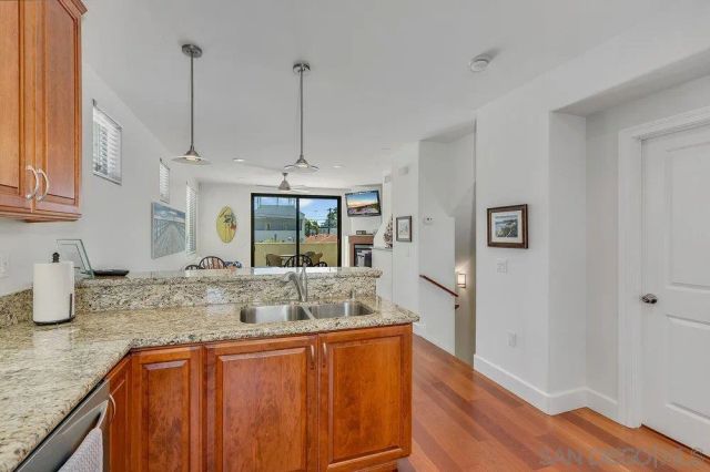 818 Queenstown Court, San Diego, CA 92109