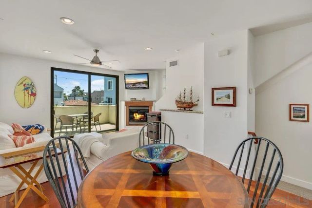 818 Queenstown Court, San Diego, CA 92109