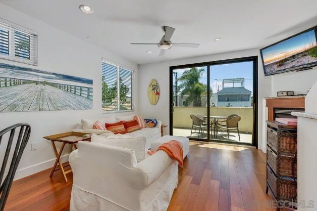 818 Queenstown Court, San Diego, CA 92109